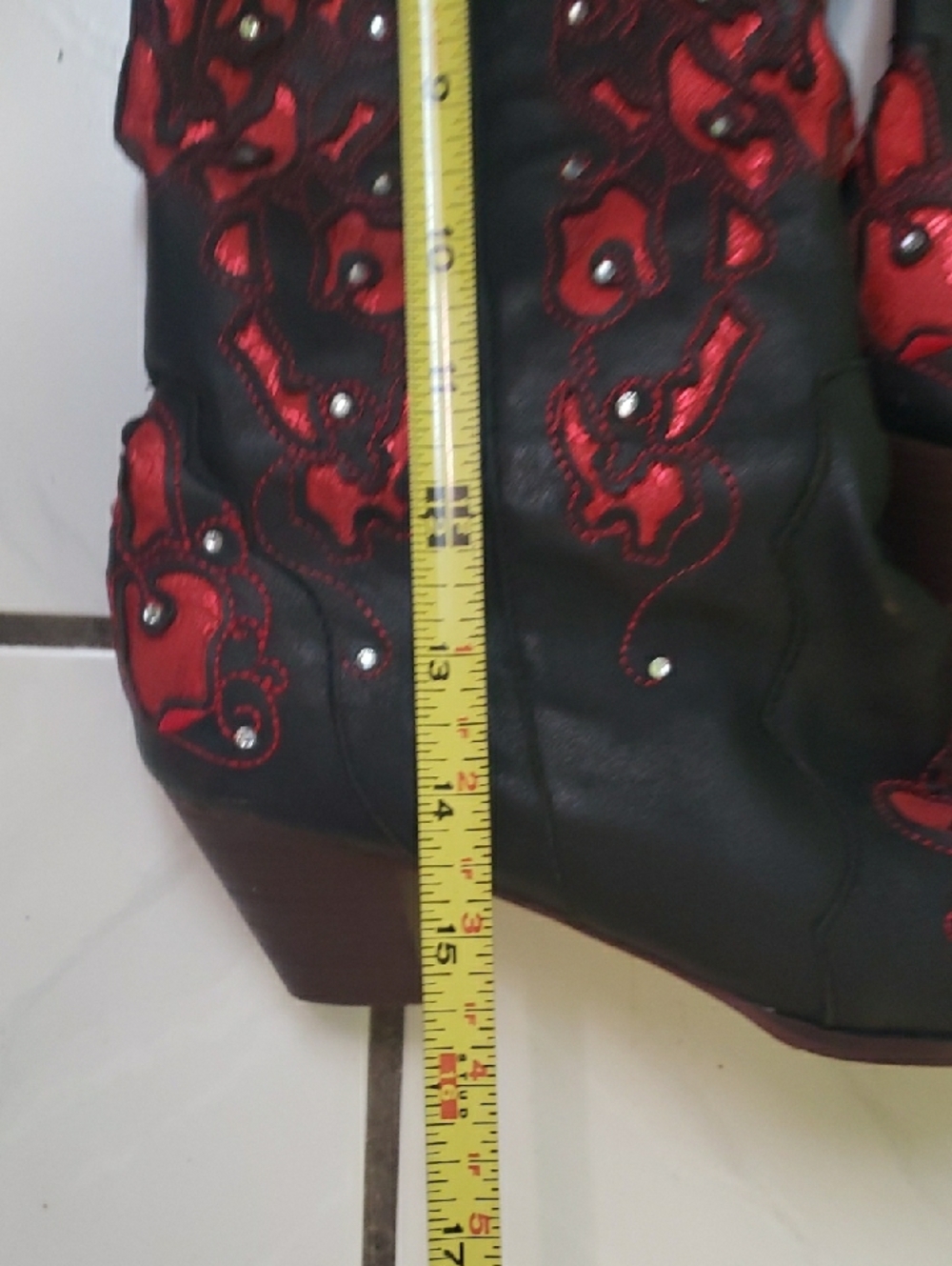 Like new leather like black and red Embroidered gemstones Western Cowgirl Boots - Picture 3 of 7